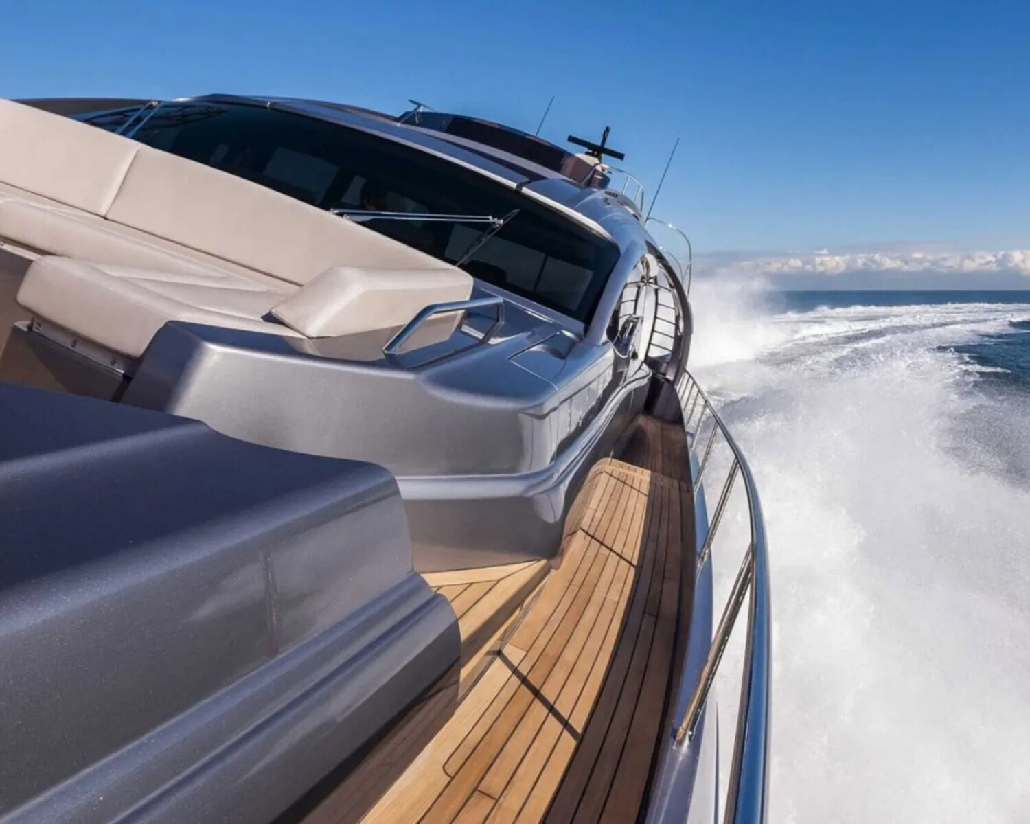 Pershing Yacht - Allied Marine Website Redesign